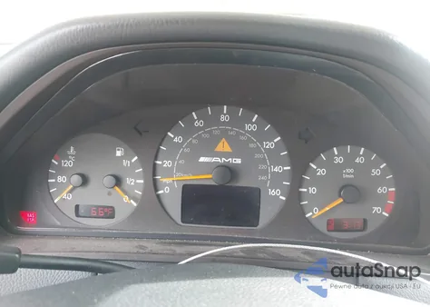 2000 Mercedes-Benz E 55 Amg z USA, uszkodzony, nr VIN WDBJF74J7YB037902